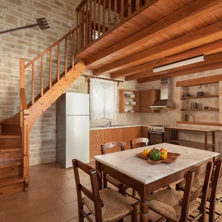 Villa Ellotia & Asterion By Forest Rethymno (Crete)